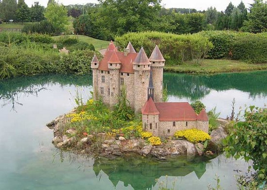 Chateau de France miniature